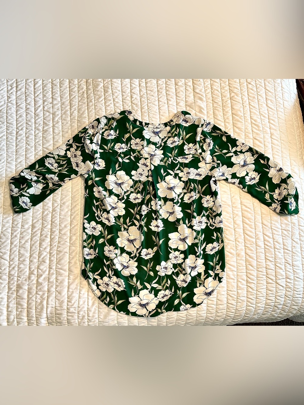 Daniel Rainn Green Floral V-Neck Blouse - Picture 2 of 5